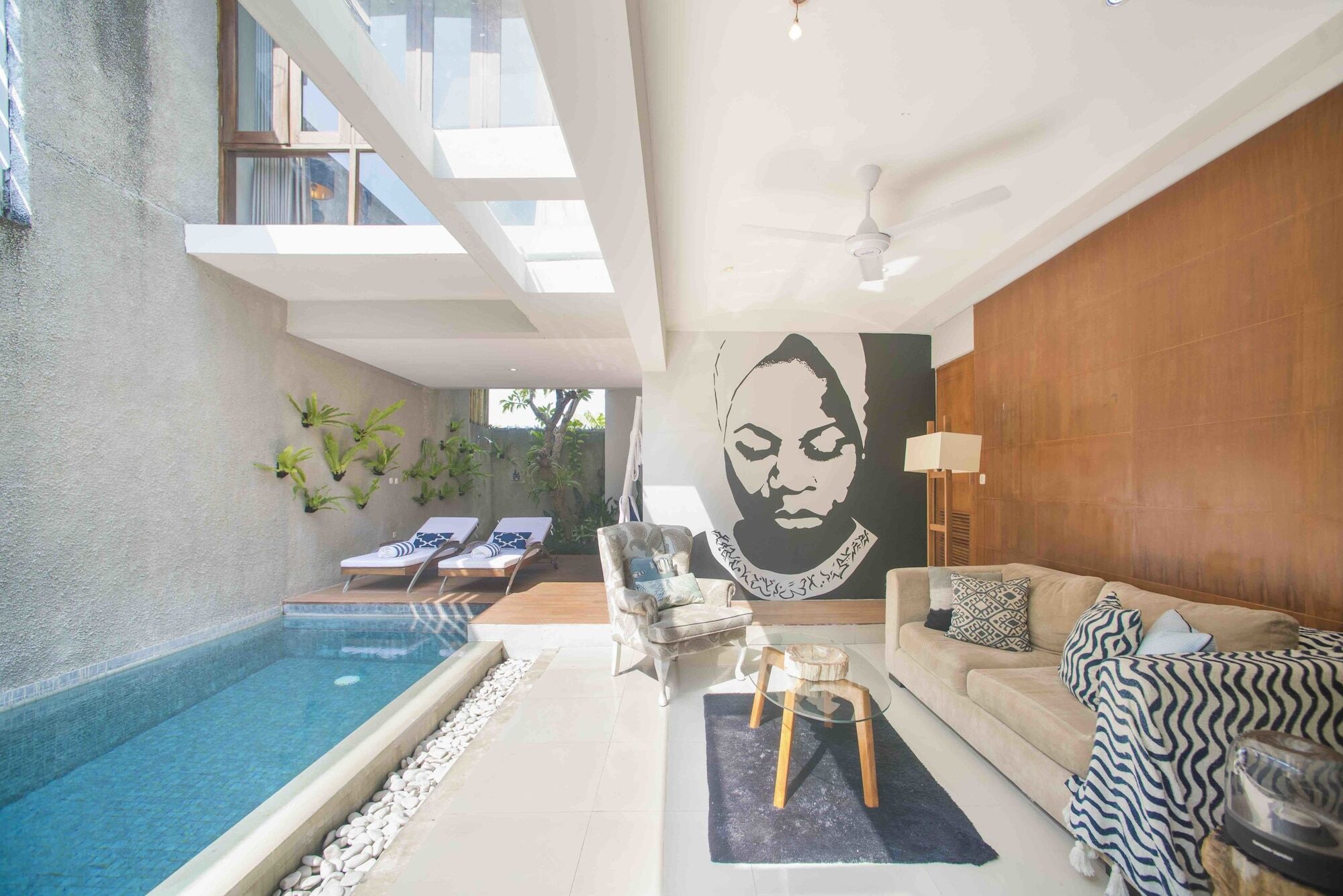 Banggai Villa *
